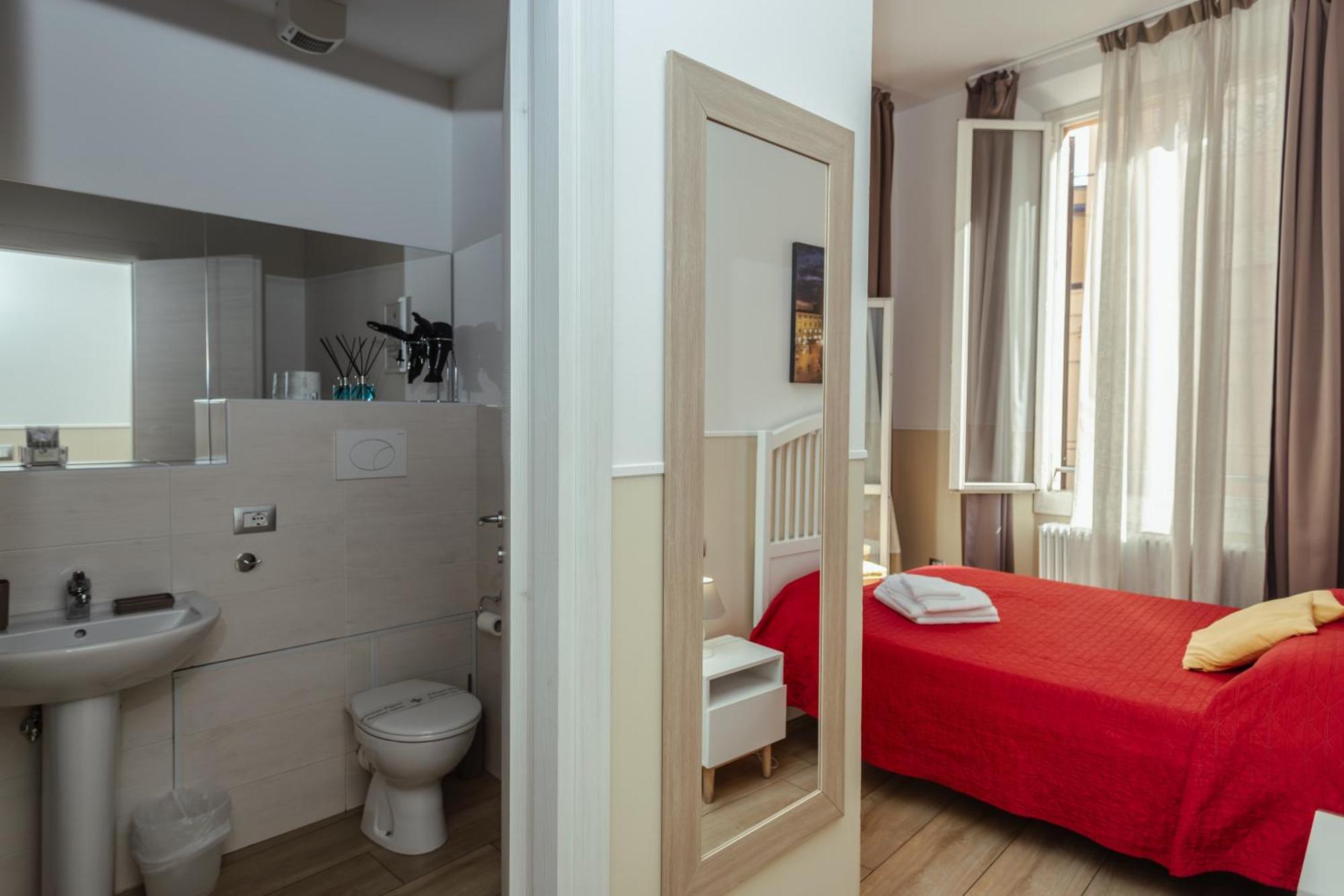 Il Tiro Rooms Bologne Extérieur photo